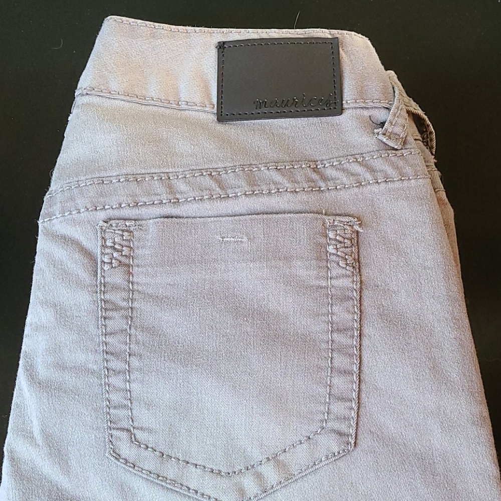 Maurices grey skinny pant